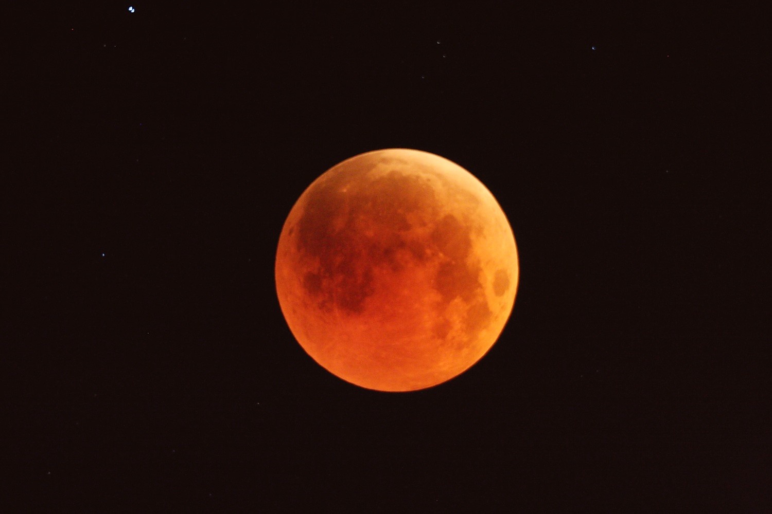 Eclipse de Lune - Photo de Gérard Hesler